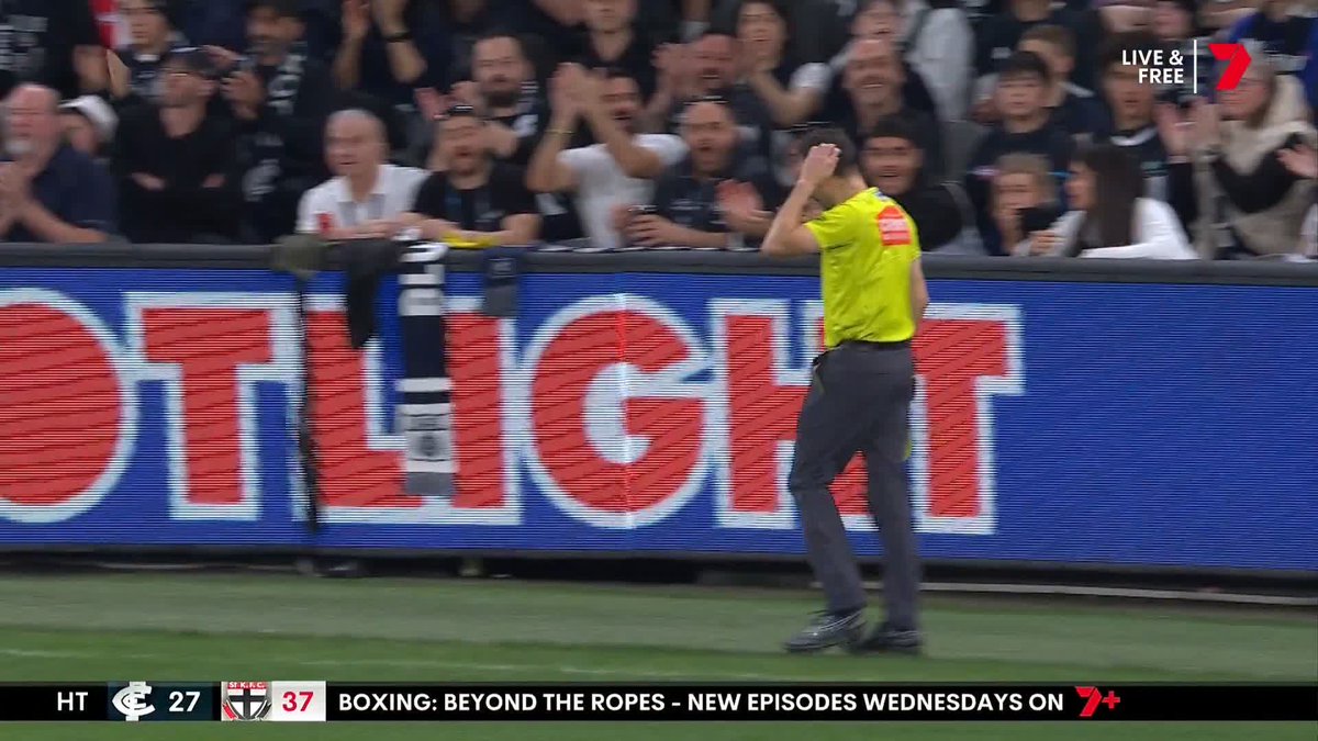 "Marvel Stadium security is still looking for the fan who threw the water bottle." Theo Doropoulos reports on the unacceptable and disturbing incident in which a goal umpire was struck in the head by a water bottle.