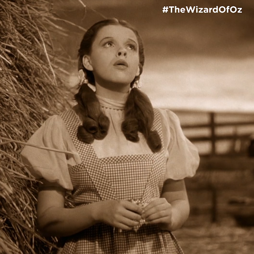 #OnThisDay 85 years ago #TheWizardOfOz hit the big screen &amp; made history 🌈