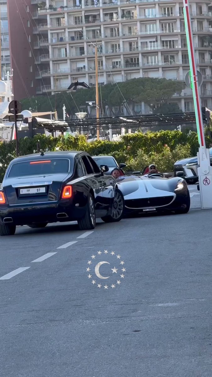 ⚫️ Tasarımı nedeniyle hiçte kullanışlı olmayan, Ferrari’nin en ilginç modeli; Monza!