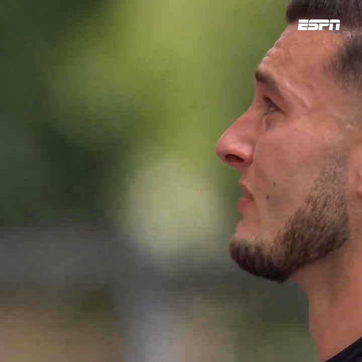 Een geëmotioneerde Justin Bijlow na afloop van zijn laatste Rotterdamse derby 👏🥺 #spafey
