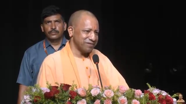 उनको फिलिस्तीन दिखाई देता है, लेकिन बांग्लादेश नहीं दिखाई देता है... क्योंकि बांग्लादेश में मंदिर तोड़े जा रहे हैं और हिंदू मारे जा रहे हैं...