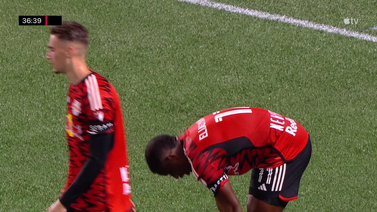 🇧🇷 ELIAS MANOEL! Mais um gol pro cria do Grêmio na MLS, garantindo o empate do NY Red Bulls em Charlotte!
