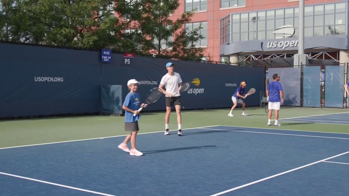 Un compagno di allenamento speciale per il nostro Jannik Sinner #EurosportTENNIS #Tennis #ATP #Sinner #USOpen