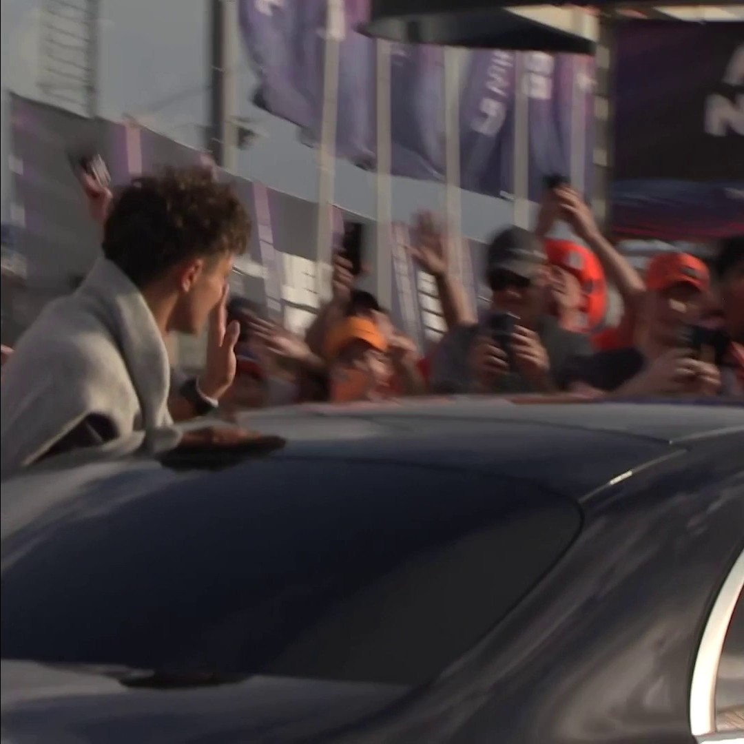 Bye Lando 👋 Lando Norris waving to fans after his Dutch GP victory 🇳🇱
