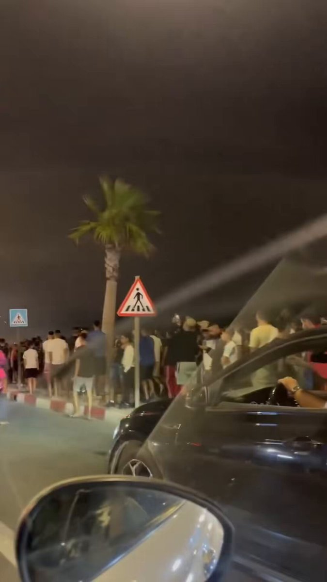 Islamic crowds from Morocco want to invade Spain in Ceuta.