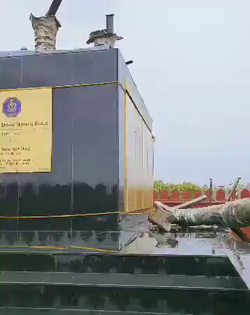 35 ft. tall Statue of Chhatrapati Shivaji Maharaj in Sindhudurg, Maharashtra which was unveiled by the PM in December last year collapsed today.