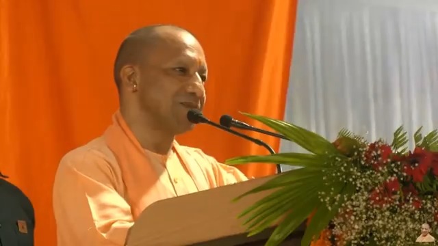 'श्रीमद्भगवद्गीता' दुनिया का एकमात्र ग्रंथ है, जो धर्म और कर्म, दोनों की प्रेरणा देता है...