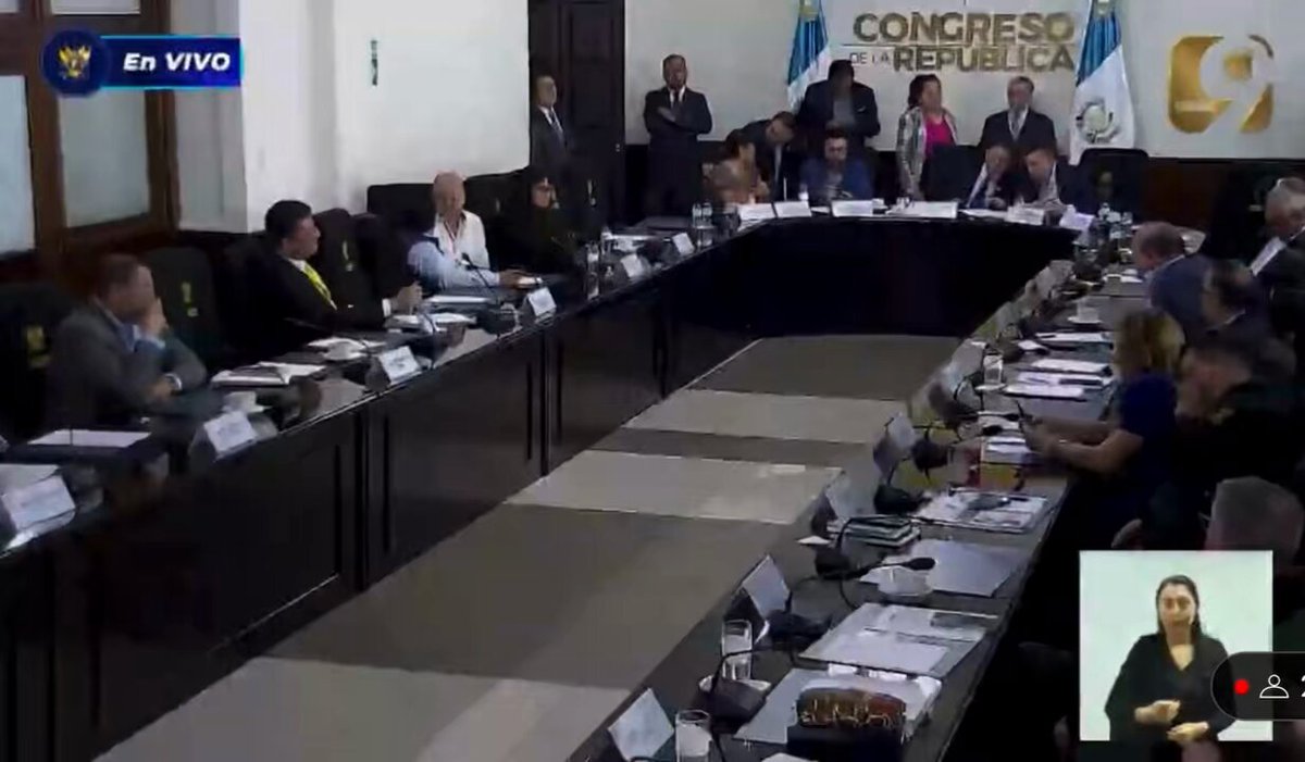 Hoy en la Instancia de Jefes de Bloque me pronuncié nuevamente por el caso de los concejales de la Municipalidad de Xela. Este caso es una amenaza a la democracia y como Congreso no podemos darle la espalda a la situación. Por ello, propongo que desde esta Instancia les demos un espacio para conocer la situación.