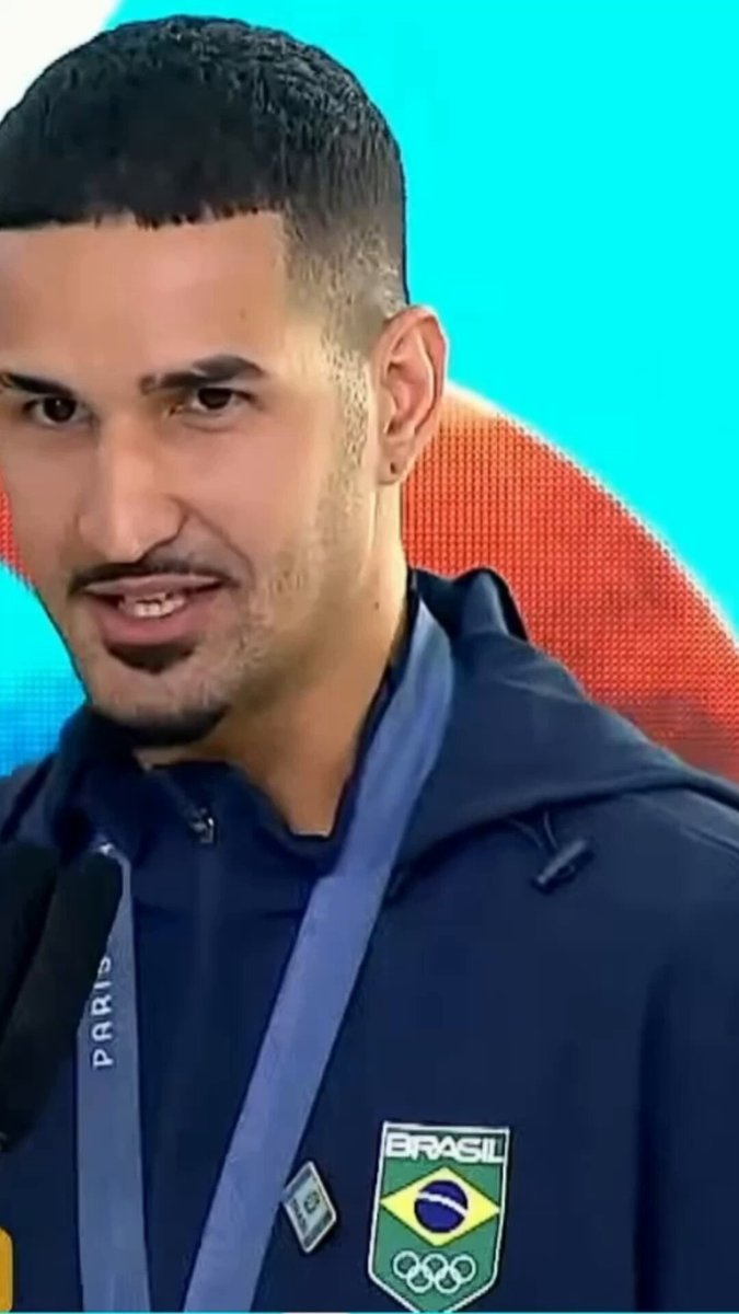 Edival Pontes, vencedor da medalha de Bronze no taekwondo nos jogos olímpicos: “Nem nos melhores sonhos imaginei estar na presença do Presidente Lula. O sentimento é de gratidão a esse programa (Bolsa Atleta) que foi muito importante na minha carreira”. EFEITO LULA