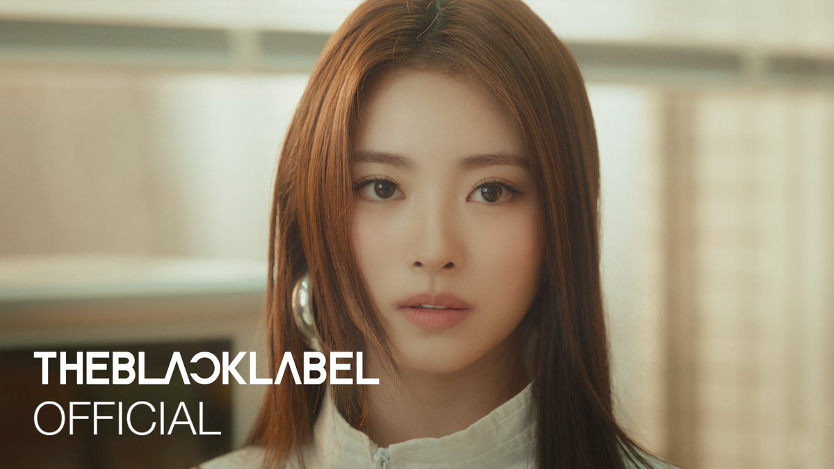 MEOVV TRAILER ‘ANNA’ "I will pick up the phone at the convenience store tonight." 🔗 ⠀ #MEOVV #미야오 #ANNA #안나 #THEBLACKLABEL #더블랙레이블