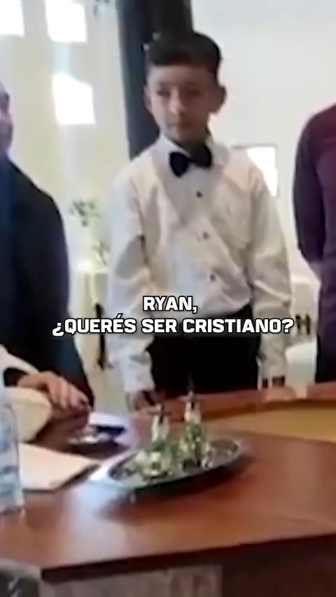 ¿QUERÉS SER CRISTIANO? ¡NO, MESSI! Este pequeño hizo reír a todos en su bautismo... 😂