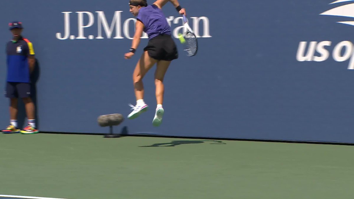 KAROLINA MUCHOVA WITH THE SHOT OF THE YEAR!! 🤯