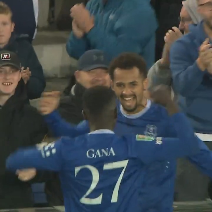 Turn. Run. Finish. 🌪️ 'Skili' is off the mark in the royal blue. 💙