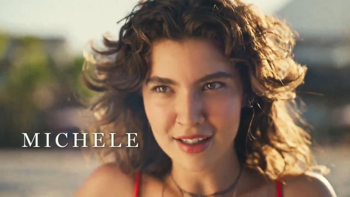 Michele se vira como pode para segurar a barra do pai e sonha, junto do namorado, em mudar de vida. Mas ela precisa tomar cuidado... O que não falta por aí é armadilha! 🔥 Dia 9 de setembro, #ManiaDeVocê!