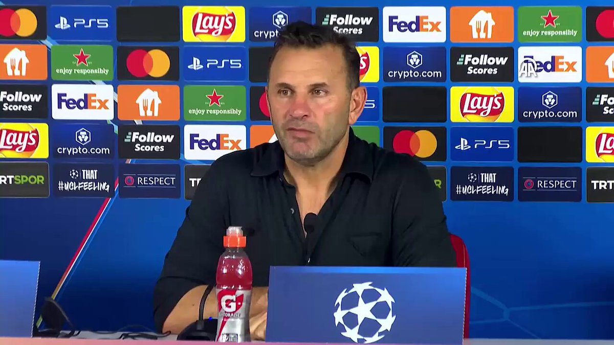 ⚡️"FENERBAHÇE MAÇINDA DA YAŞADIK" - Okan Buruk: "Manchester United'ı yenen bu takım. Geçen sene Şampiyonlar Ligi'nde devam eden bu takım. Konsantrasyon eksikliği yaşadık. Rakibi kolay görürsek, sıkıntı olabiliyor. Geçen sene Fenerbahçe maçında rakip 10 kişiyken de bunu yaşadık. Bayern Münih'e çok iyi oyunlar oynadık. İki sene derbileri kazandık. Bazı maçlarda rakipler kadar istemedik, mücadele etmedik. En büyük sıkıntımız bu."