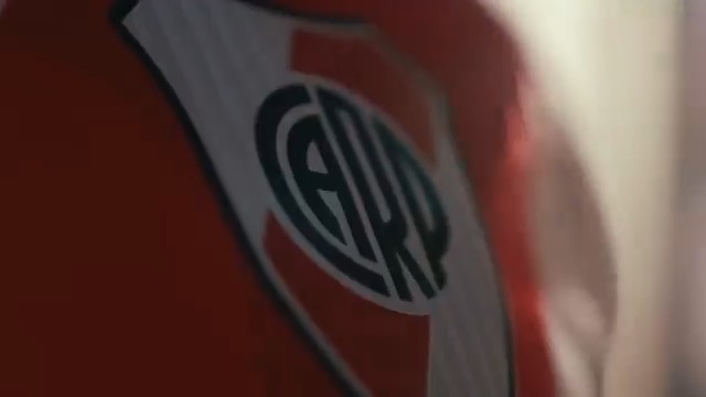 Como en el 86 ⚪️❤️⚪ Nueva camiseta de River Plate, ya disponible. Conseguila acá ▶️