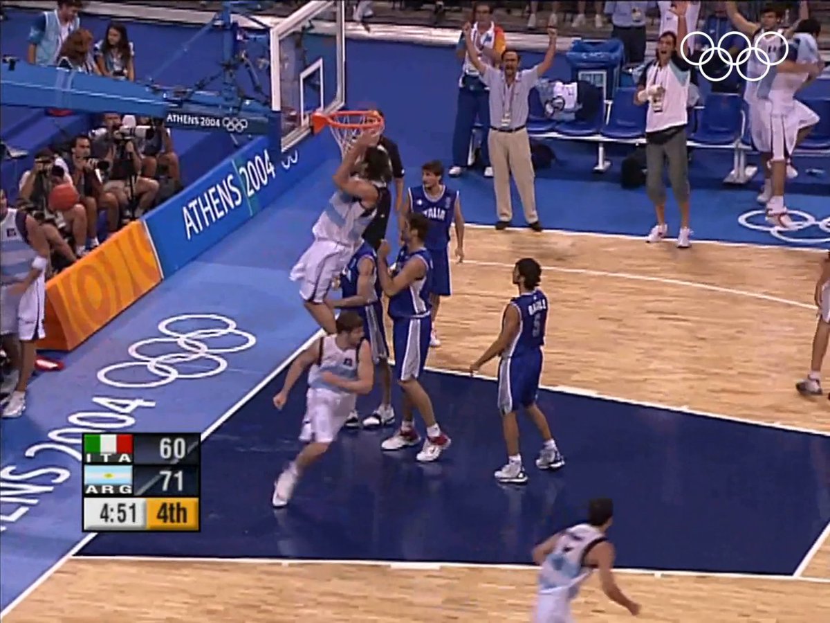 Cuando Argentina se convirtió en el primer país de Latinoamérica en conquistar la medalla dorada 🥇 en el básquet de los Juegos Olímpicos. Generación Dorada. El Alma. Orgullo. Admiración. Legado. Hoy se cumplen 20 años. 🏀🇦🇷❤️