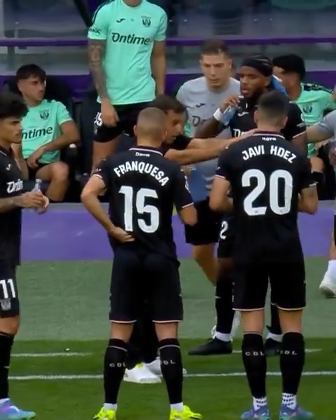 🗣️ ¡Las instrucciones de Borja Jiménez en la pausa de hidratación del #RealValladolidLeganés! #BehindLALIGA | #MILIGA