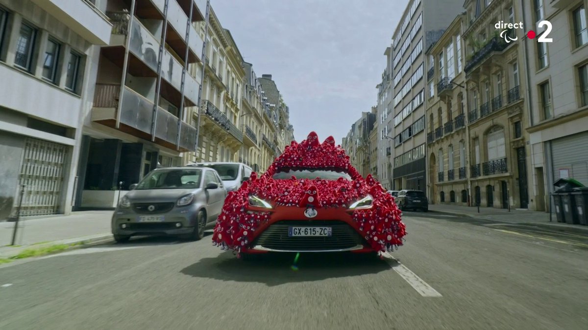 Première séquence de la cérémonie d’ouverture débute par un film mettant en scène Théo Curin, nageur français qui a participé aux Jeux Paralympiques de Rio 2016 et est membre de la commission des athlètes de Paris 2024. #Paris2024