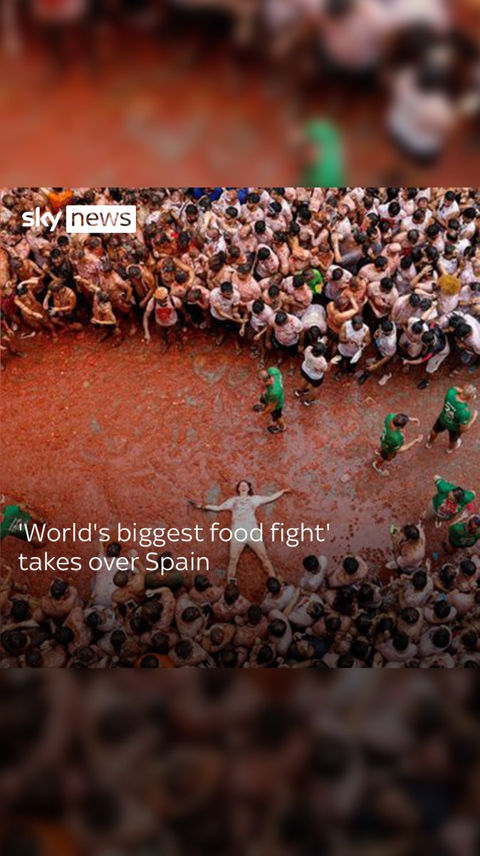 Thousands of people gathered in Bunol, Spain, for the annual La Tomatina festival 🍅 The 'world's biggest food fight' sees participants hurl tomatoes at each other.