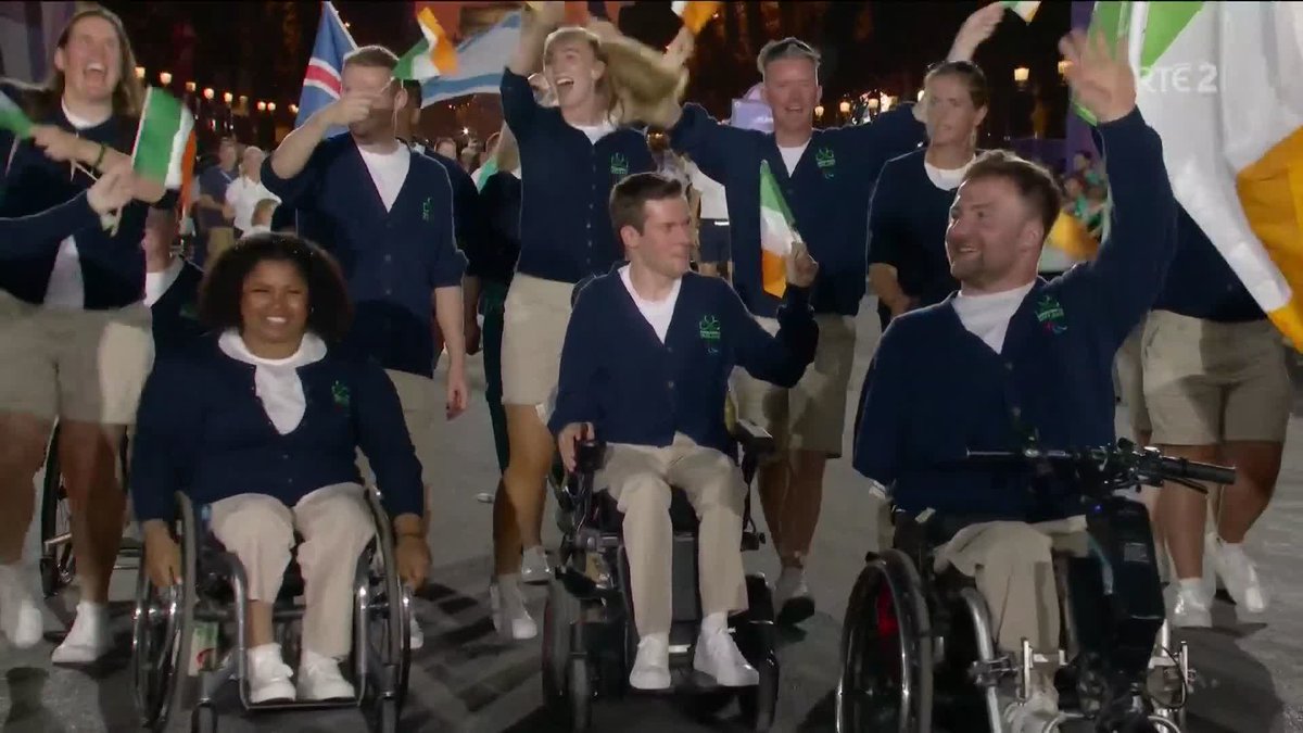 Team Ireland have been introduced to the crowd at the opening ceremony at the Paralympic Games. #Paralympics #Paris2024 #RTESport