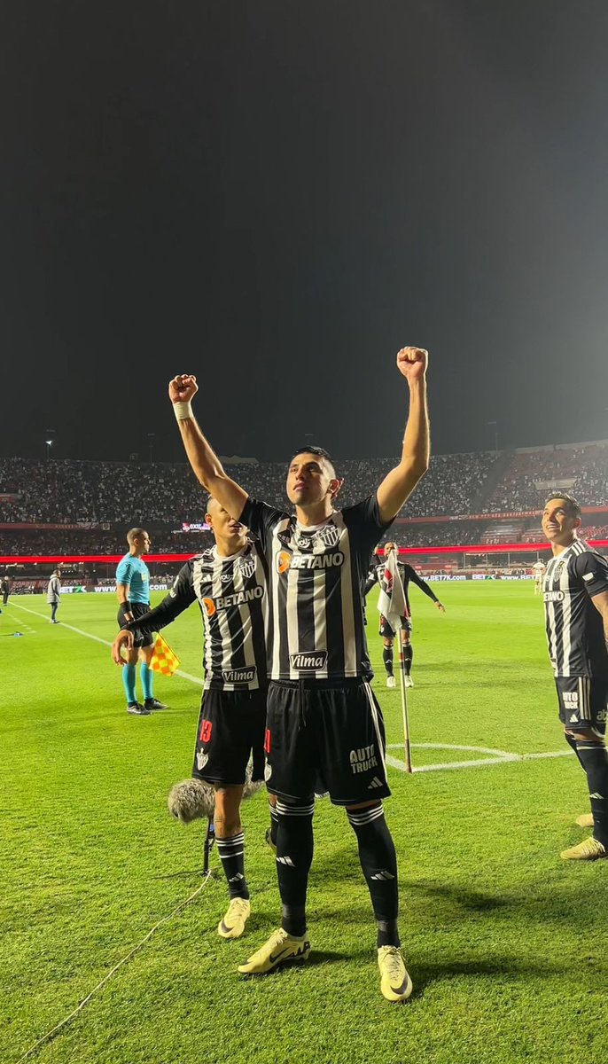 🎯💥 Fatiada perfeita de Scarpa, cabeçada certeira de Battaglia e a explosão dos nossos atletas no Morumbis!