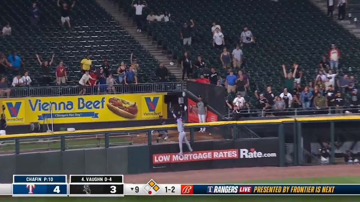 TRAVIS JANKOWSKI TAKES AWAY A WALK-OFF HOME RUN 😲