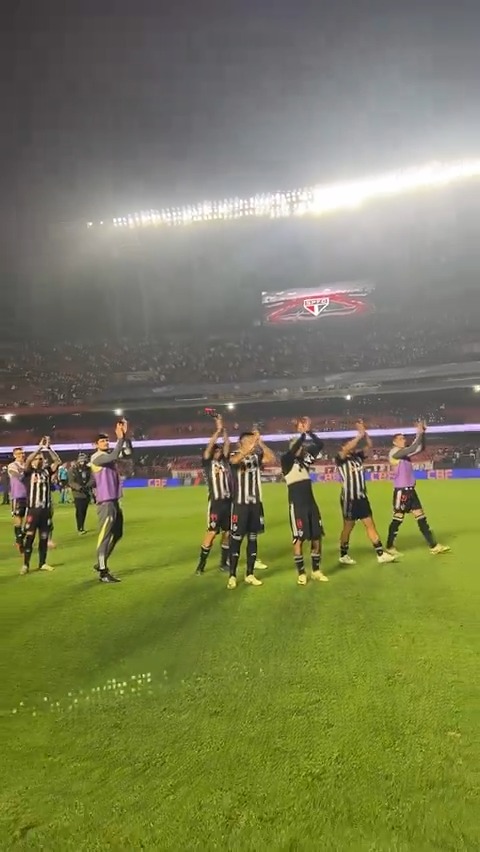 🐔 Mais uma vez fundamental em nossa vitória, a Massa fez a festa! Juntos sempre! 🖤🤍