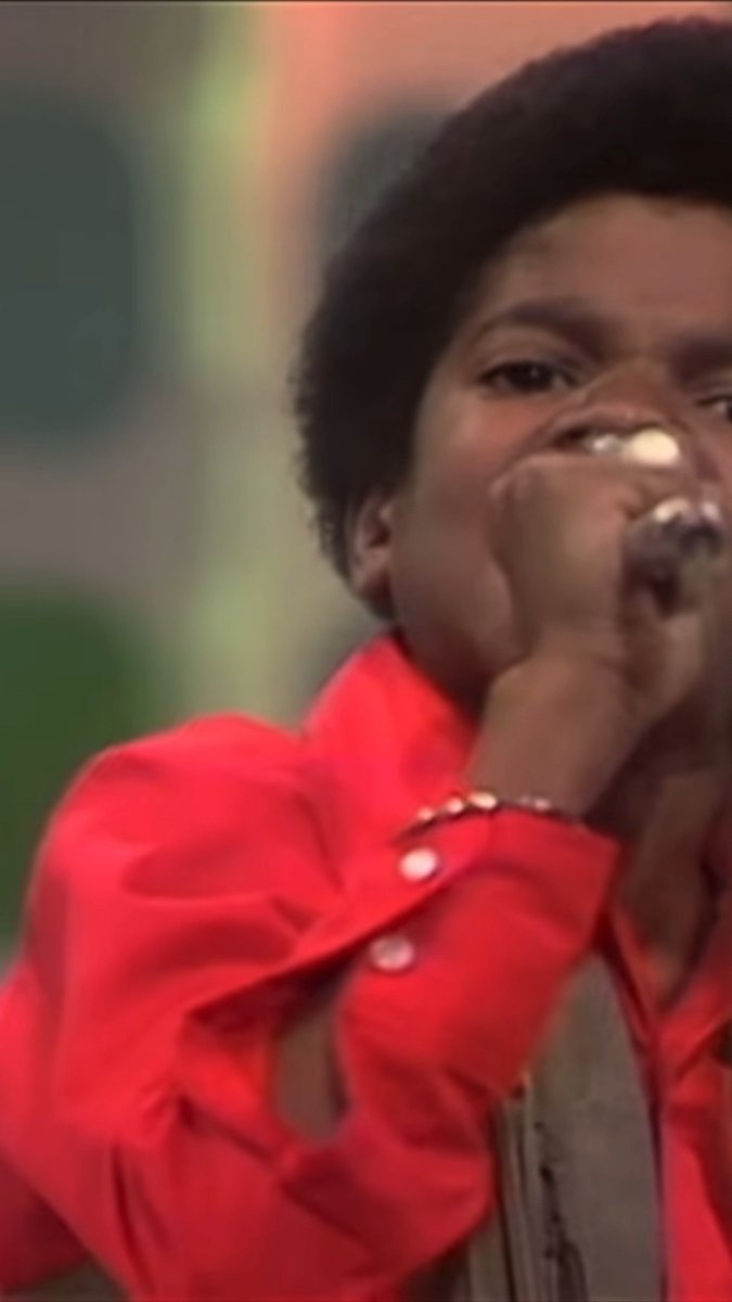 Remembering @MichaelJackson on the anniversary of his birthday 🎂 Let us know your favorite memory of the King of Pop below 👇