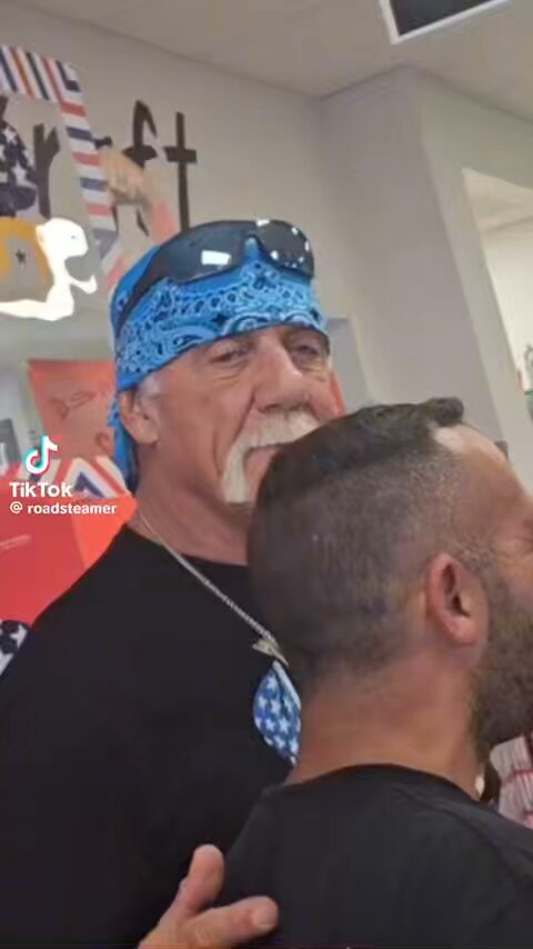 AYOOOOO A man on TikTok by the name of roadsteamer pulled up to a signing where Hulk Hogan was advertising his beer and immediately started trolling him 😂😂😂 Bro started yelling “The Maga Powers” 😂😂