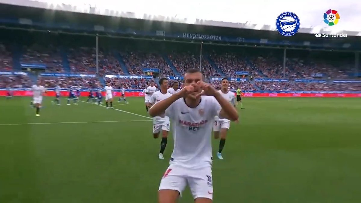 ¡La maneja! ¡La chuta! 🔥⚽️ ¡Es una locura! 🤯 #OngiEtorriJordán #LoQueNosUne | #GoazenGlorioso ⚪️🔵