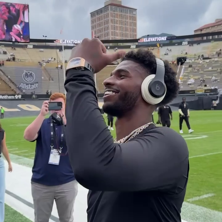 Shedeur sanders flexing his Richard Mille during pregame 😂🔥