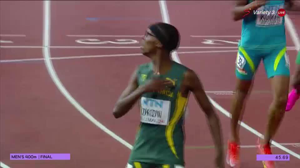 It's another 𝐖 for Team South Africa 🙌🥇 Udeme Okon deserves gold with a running style as smooth as that 😏🇿🇦 #WorldAthleticsU20