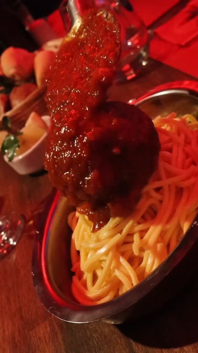Mañana abre Bodegol en el Estadio LDA-REB 🍝 Te esperamos para disfrutar de un banquete digno de un Rey, de martes a domingos de 12 a 00 y los días de partido (ingreso por Puerta 19, sobre calle Pastoriza). #TodoRojo 🔴