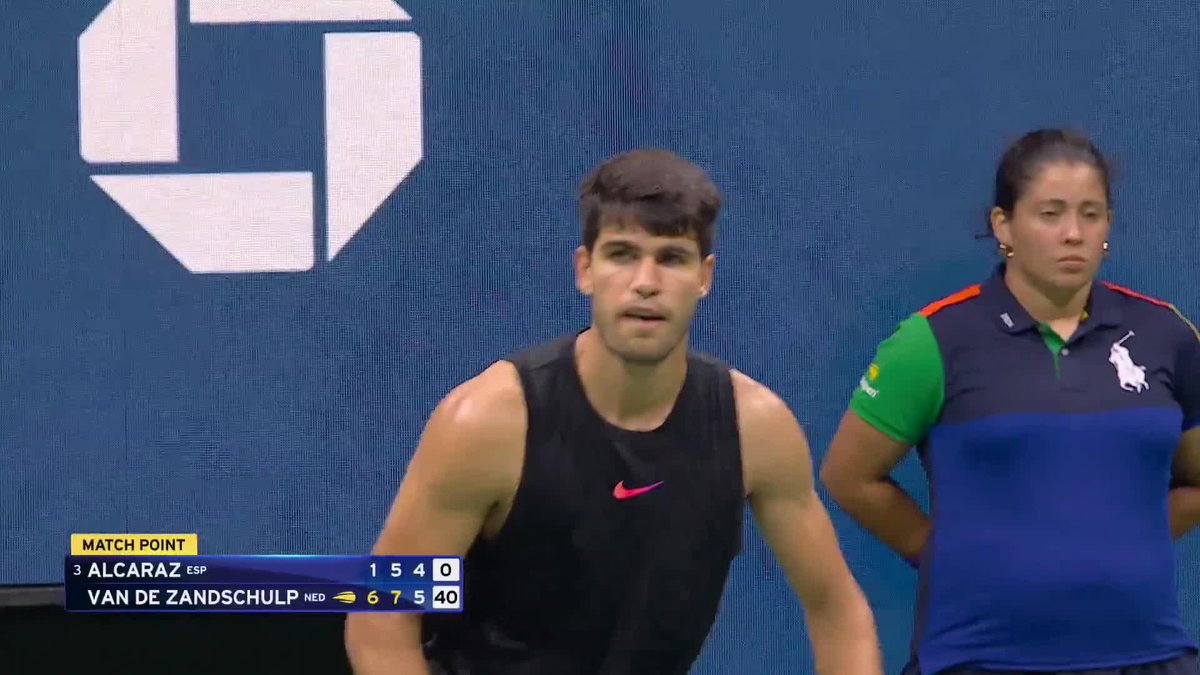 Botic van de Zandschulp just knocked Carlos Alcaraz out of the US Open!