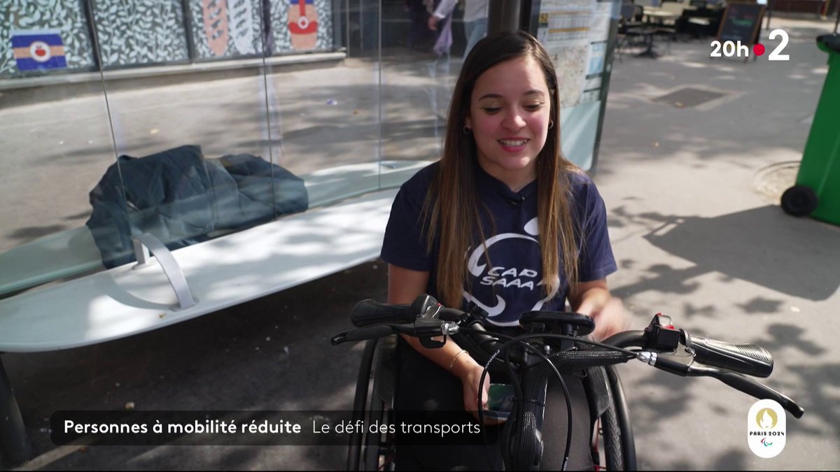 Il est parfois compliqué, pour les personnes à mobilité réduite, de se rendre sur les sites olympiques au cœur de Paris. Reportage, jeudi 29 août, auprès d’une supportrice de rugby fauteuil. #JT20H