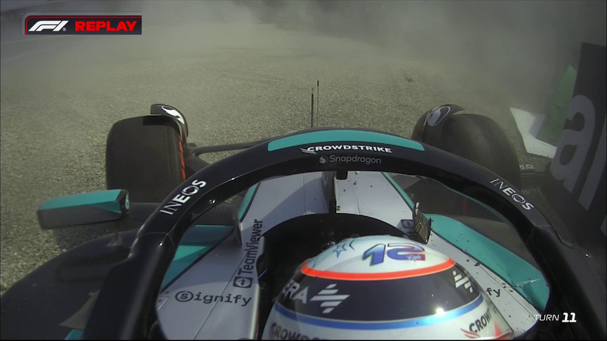 HUGE CRASH! 😯 Heartbreak for Kimi Antonelli as he loses control in Turn 11 and smashes into the barrier 😨
