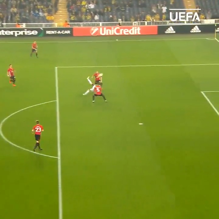 Moussa Sow's iconic bicycle kick vs Manchester United ⏪🔥 Fenerbahçe SK || #UELdraw