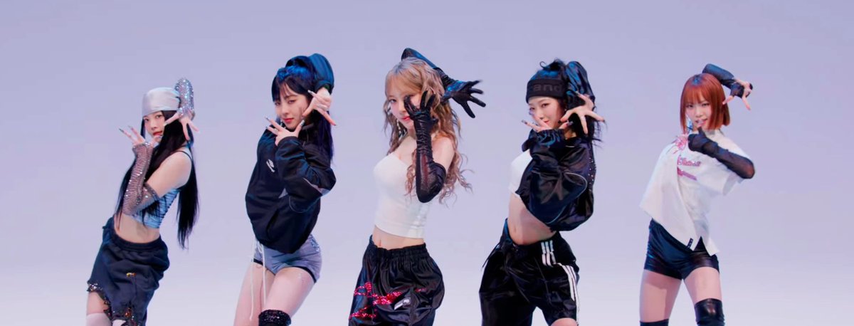 LE SSERAFIM A GIRL GROUP PERFORMANCE POWERHOUSE.