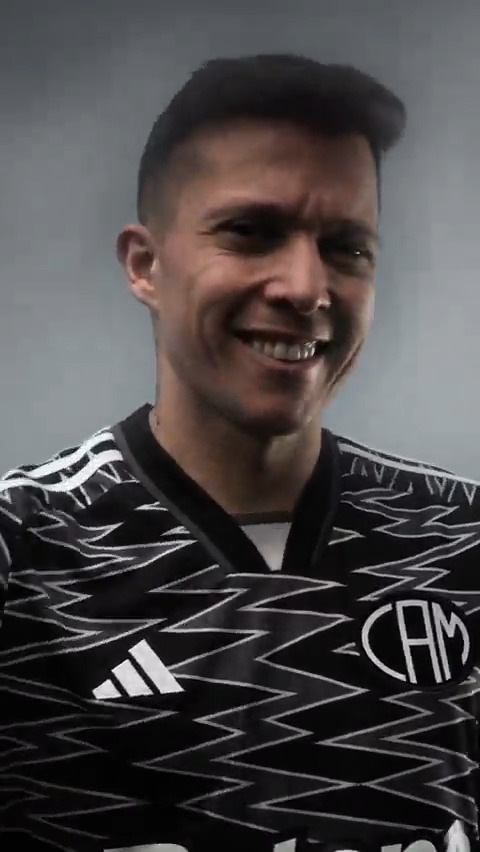 A glória dos novos ventos! 🌩️ Superar limites: o fenômeno da natureza Atleticana. 🐔 ⚡ Garanta o seu Manto do Galo 3 no adidas app ou diretamente em #adidasFootball