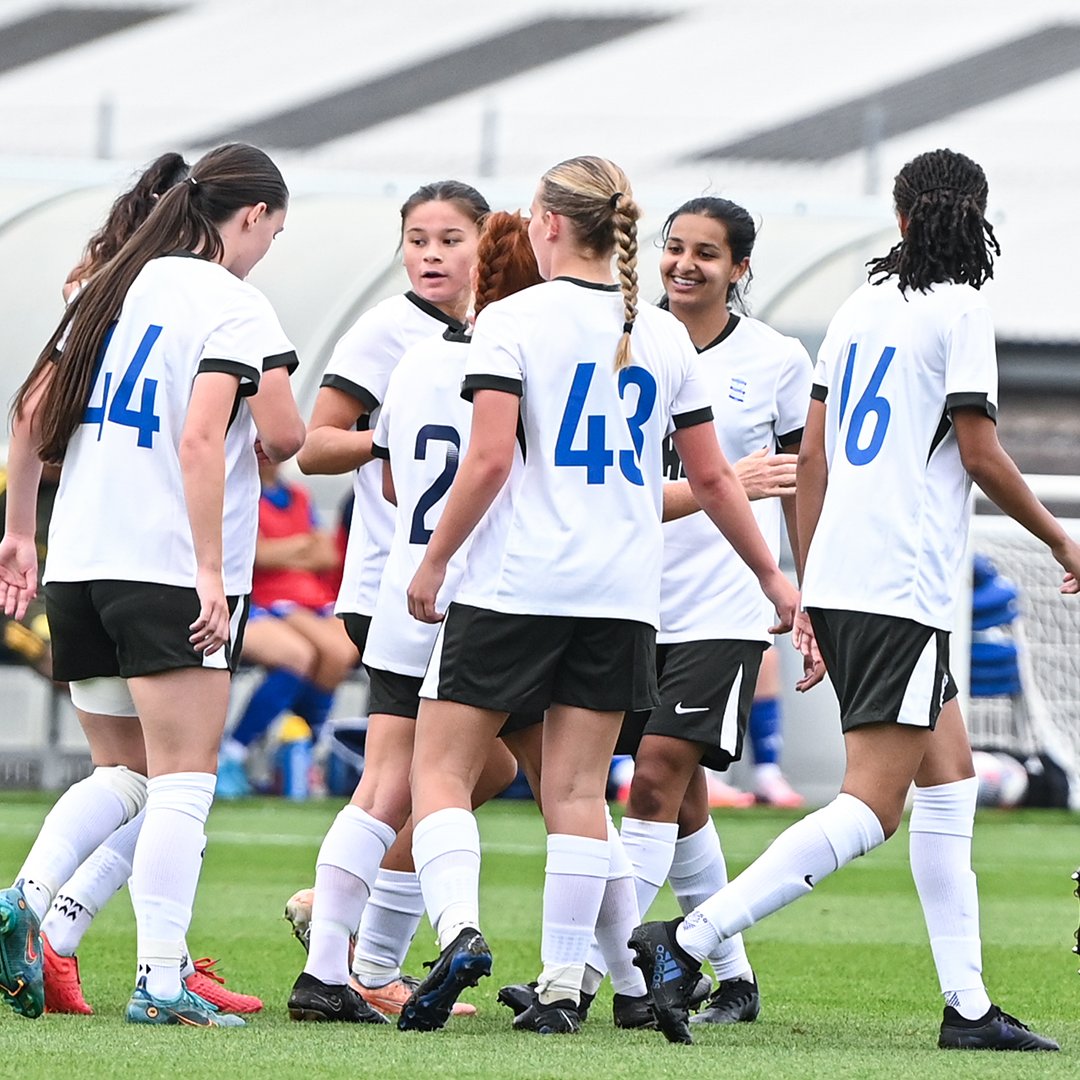 Martha Harris only scores screamers! 🤩 On her weaker foot too. 👏