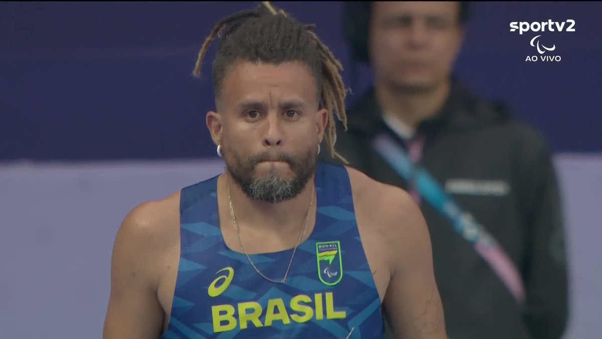 🚨VEJA: Momento que Ricardo Gomes vence a medalha de OURO nos 100m do Atletismo. #Paris2024 #JogosParalímpicos