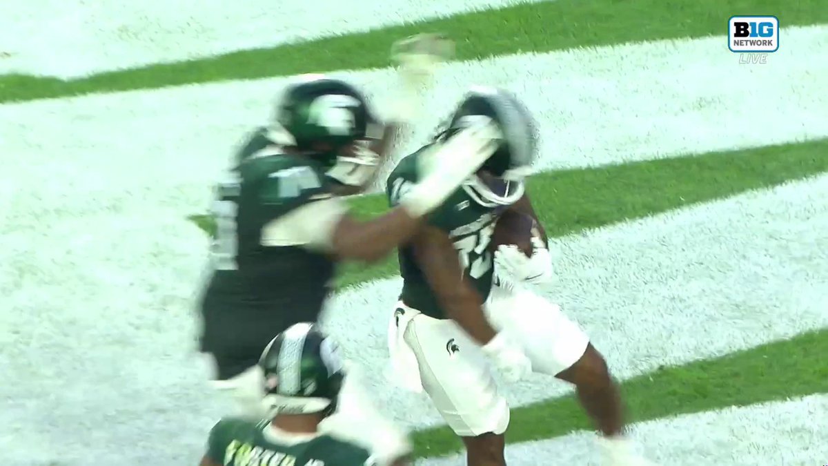 This was ruled no TD, but Lynch-Adams was MOVING 💪