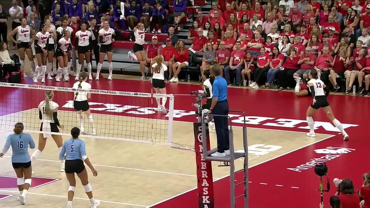 Everyone needs a laney choboy in their life🫶 #B1GVolleyball
