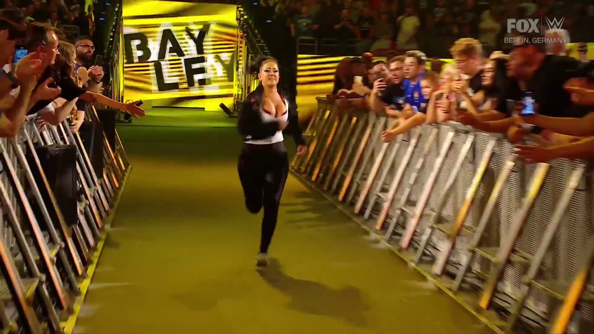 BAYLEY IS BACK! #SmackDown
