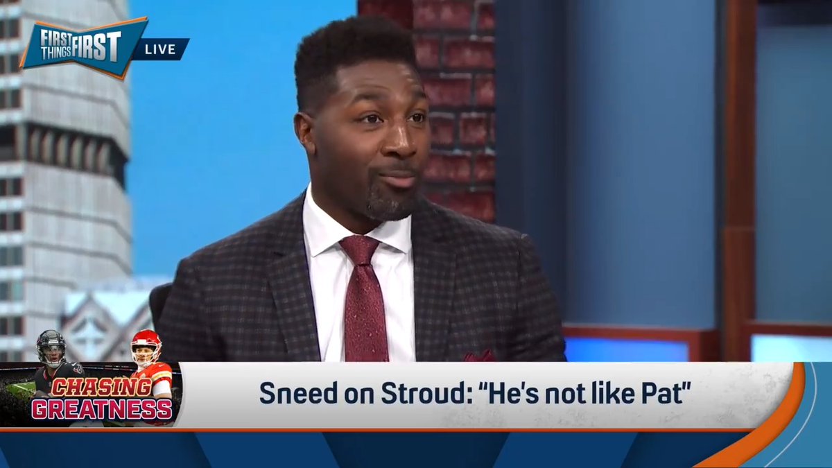 Greg Jennings lets L’Jarius Sneed know it’s not just Diggs he has to worry about