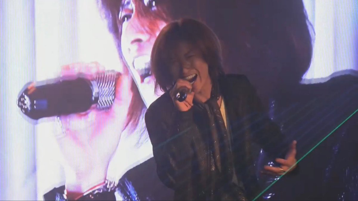 #秋月煉【🎤Liveスケジュール🎤】 🟠9月16日(月祝) →東京吉祥寺CRESCENDO 🟠10月12日(日) →札幌すすきのHOTTIME 🟠11月26日(火) →大阪北堀江club vijon 皆様のご来場お待ちしてます！ この楽曲は🌃MIDNIGHT BLUE🌃 ✨(⁠ﾉ⁠◕⁠ヮ⁠◕⁠)⁠ﾉ⁠*⁠.⁠✧✨🎶 2月埼玉でのLive映像です⤵️