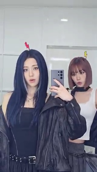 𐒨✧・◡・✧𐒧⚡︎ ▪️ ▪️ ▪️ #LE_SSERAFIM #르세라핌 #KIMCHAEWON #김채원 #HUHYUNJIN #허윤진 #LE_SSERAFIM_CRAZY⚡️