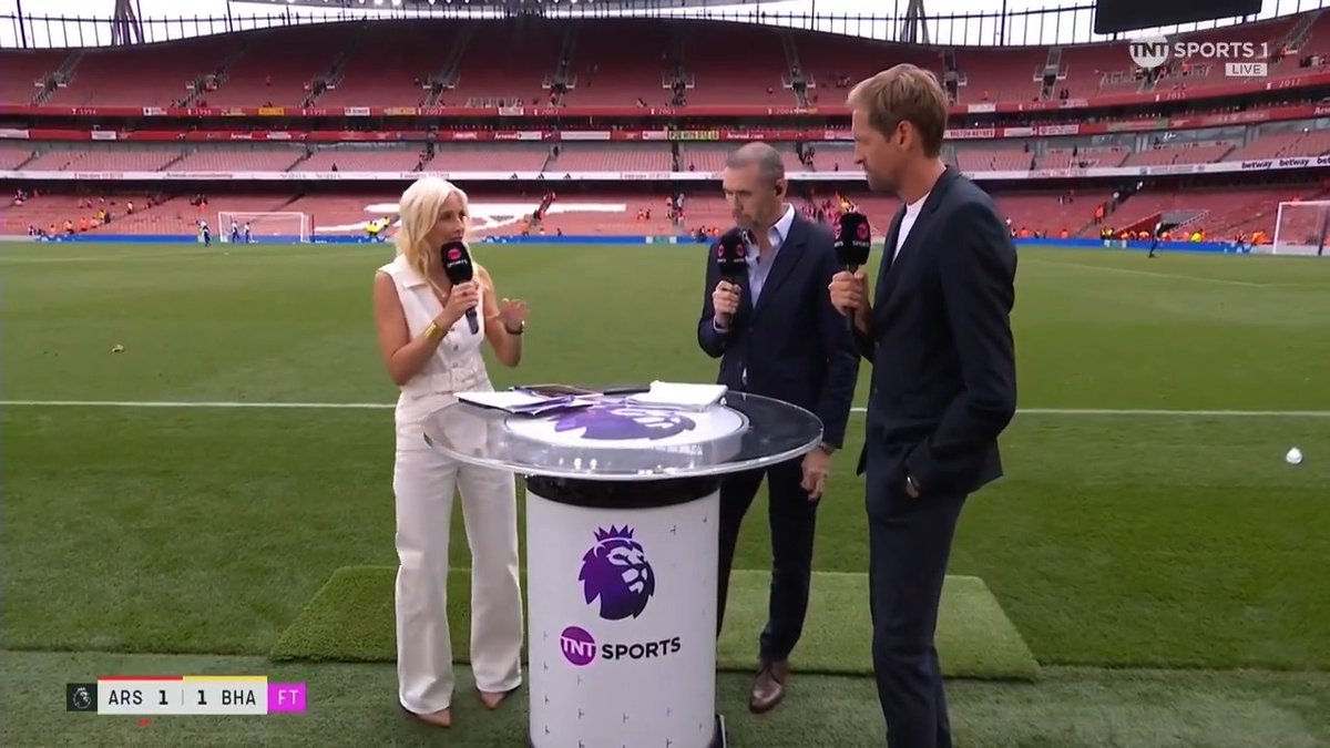 "Where's the consistency?" 😬 Martin Keown and Peter Crouch don't agree with the referees decision to show Declan Rice a second yellow card ❌