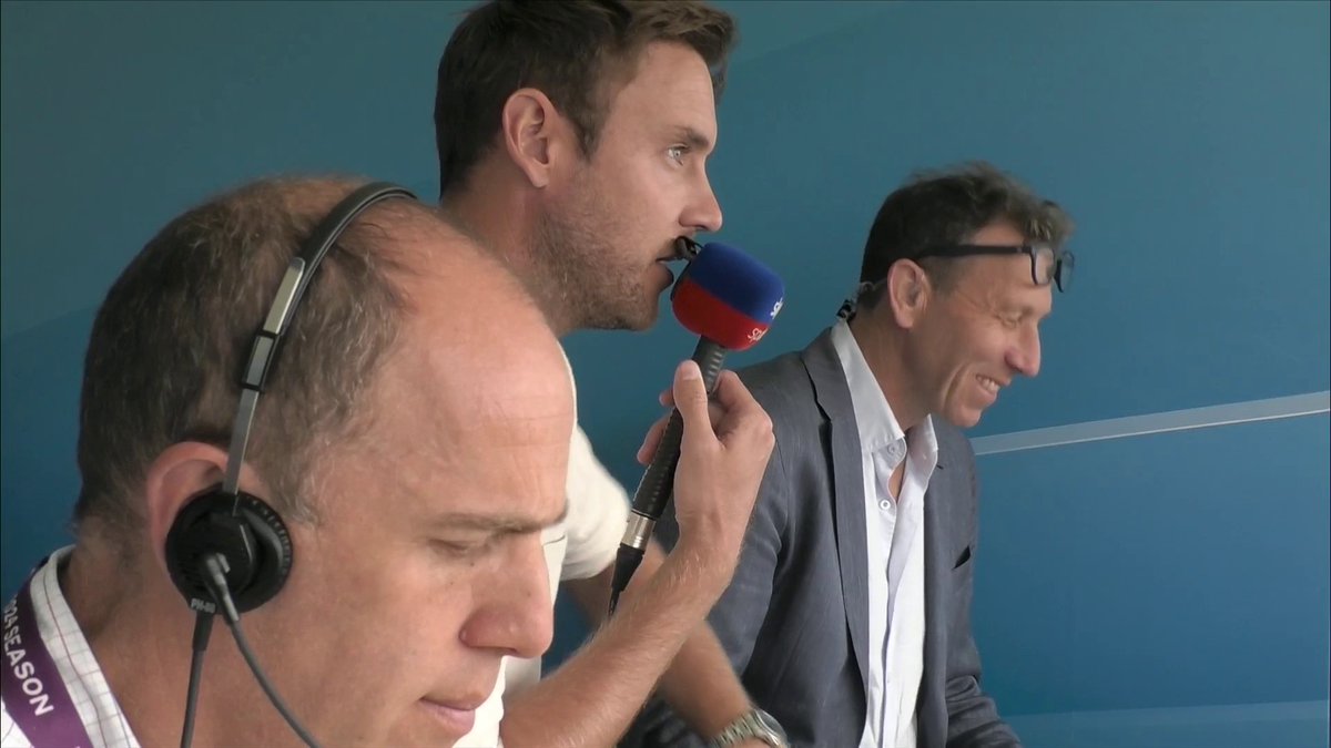 A masterplan from Mike atherton and Stuart Broad 👏 Who knew Oasis songs could be used in cricket commentary? 🎤